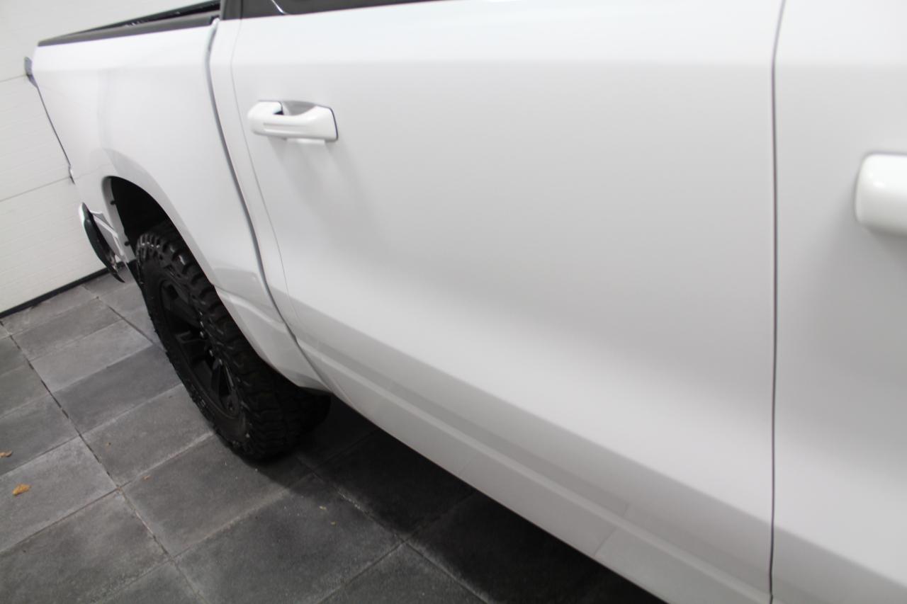 RAM 1500 Big Horn 4x4 Crew Cab 5'7" Box 2020