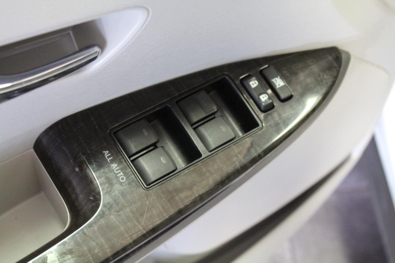 Toyota Venza 4dr Wgn I4 AWD XLE (Natl) 2015