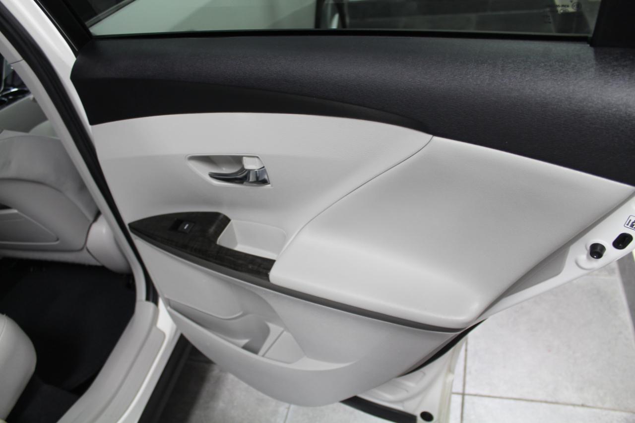 Toyota Venza 4dr Wgn I4 AWD XLE (Natl) 2015