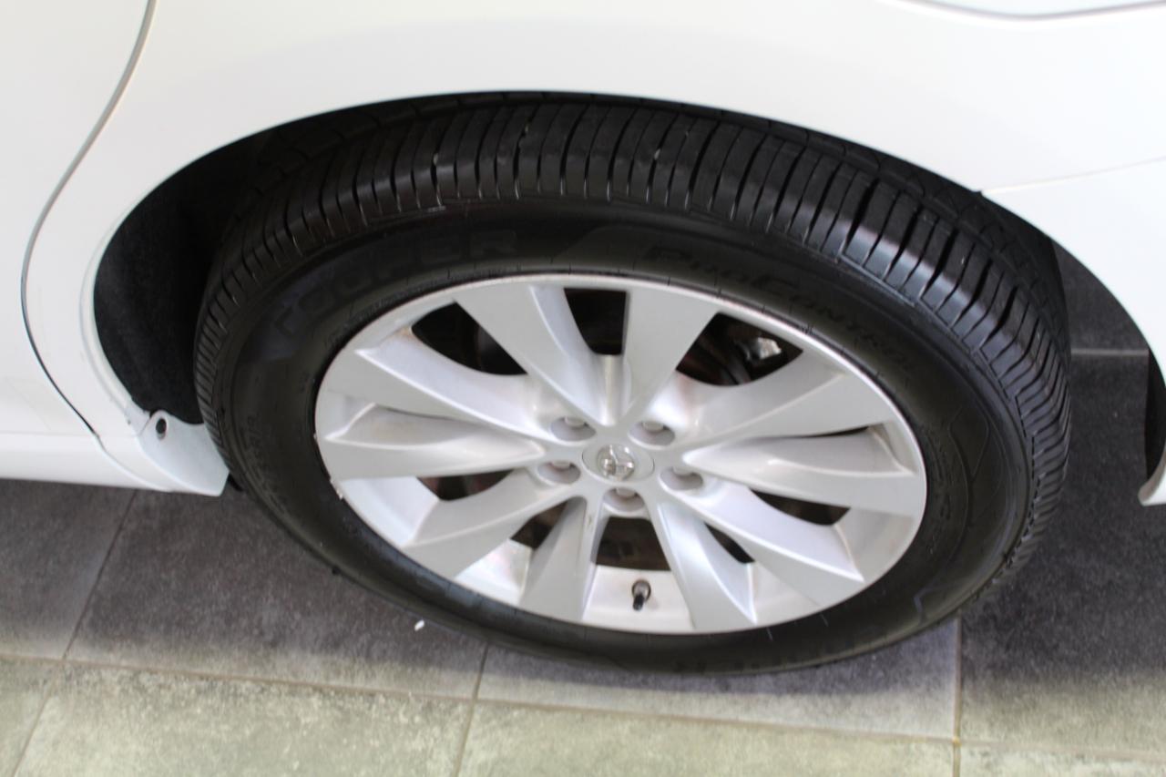 Toyota Venza 4dr Wgn I4 AWD XLE (Natl) 2015