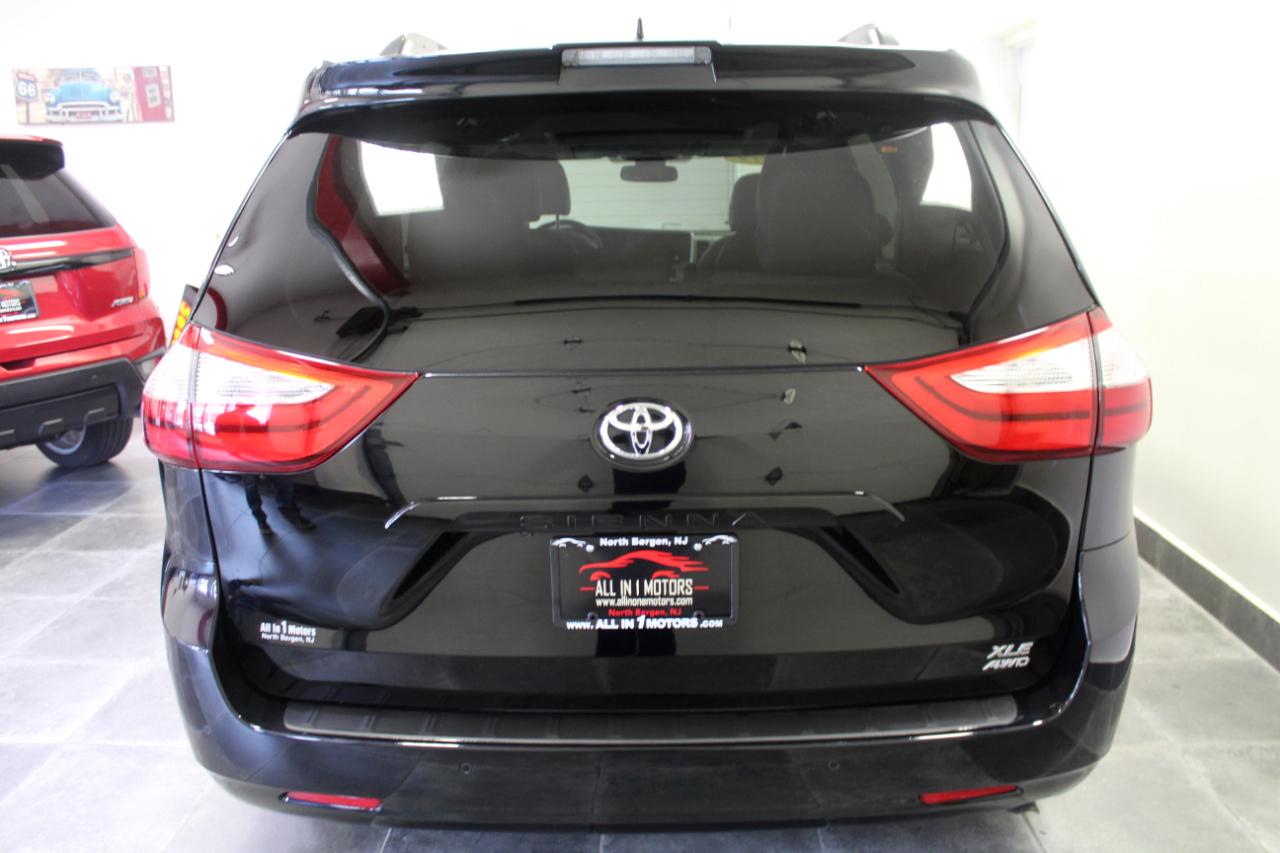 Toyota Sienna XLE AWD 7-Passenger (Natl) 2019