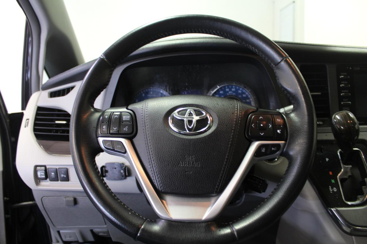 Toyota Sienna XLE AWD 7-Passenger (Natl) 2019