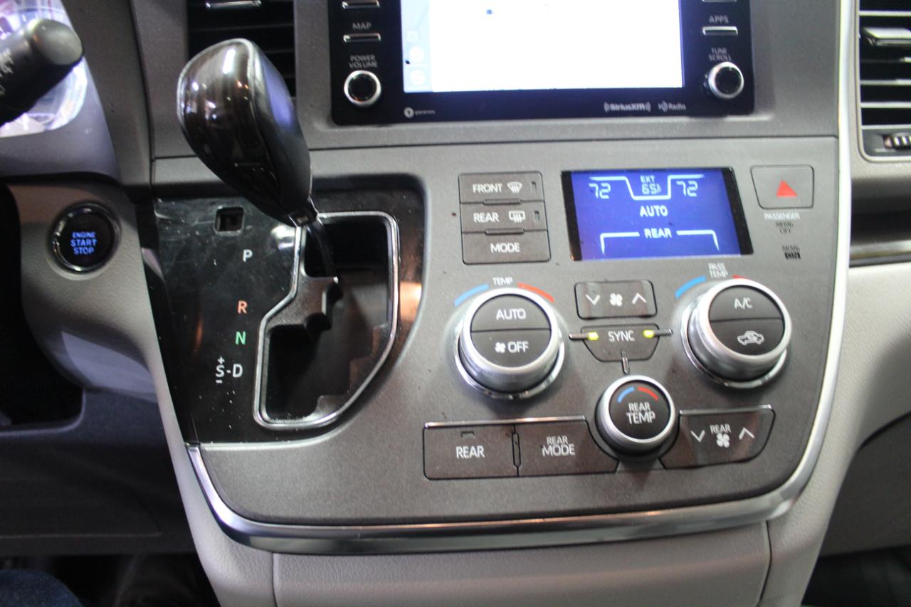 Toyota Sienna XLE AWD 7-Passenger (Natl) 2019