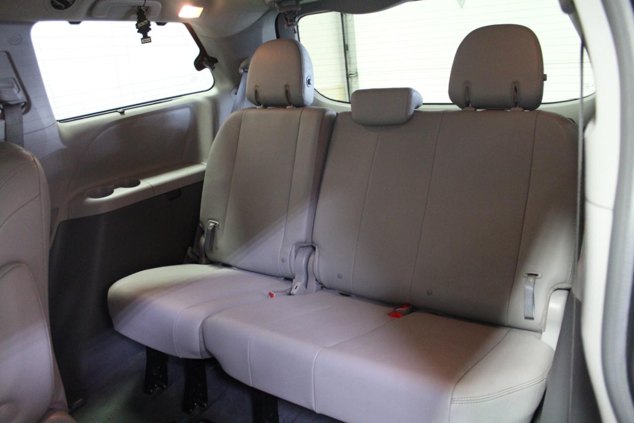 Toyota Sienna XLE AWD 7-Passenger (Natl) 2019