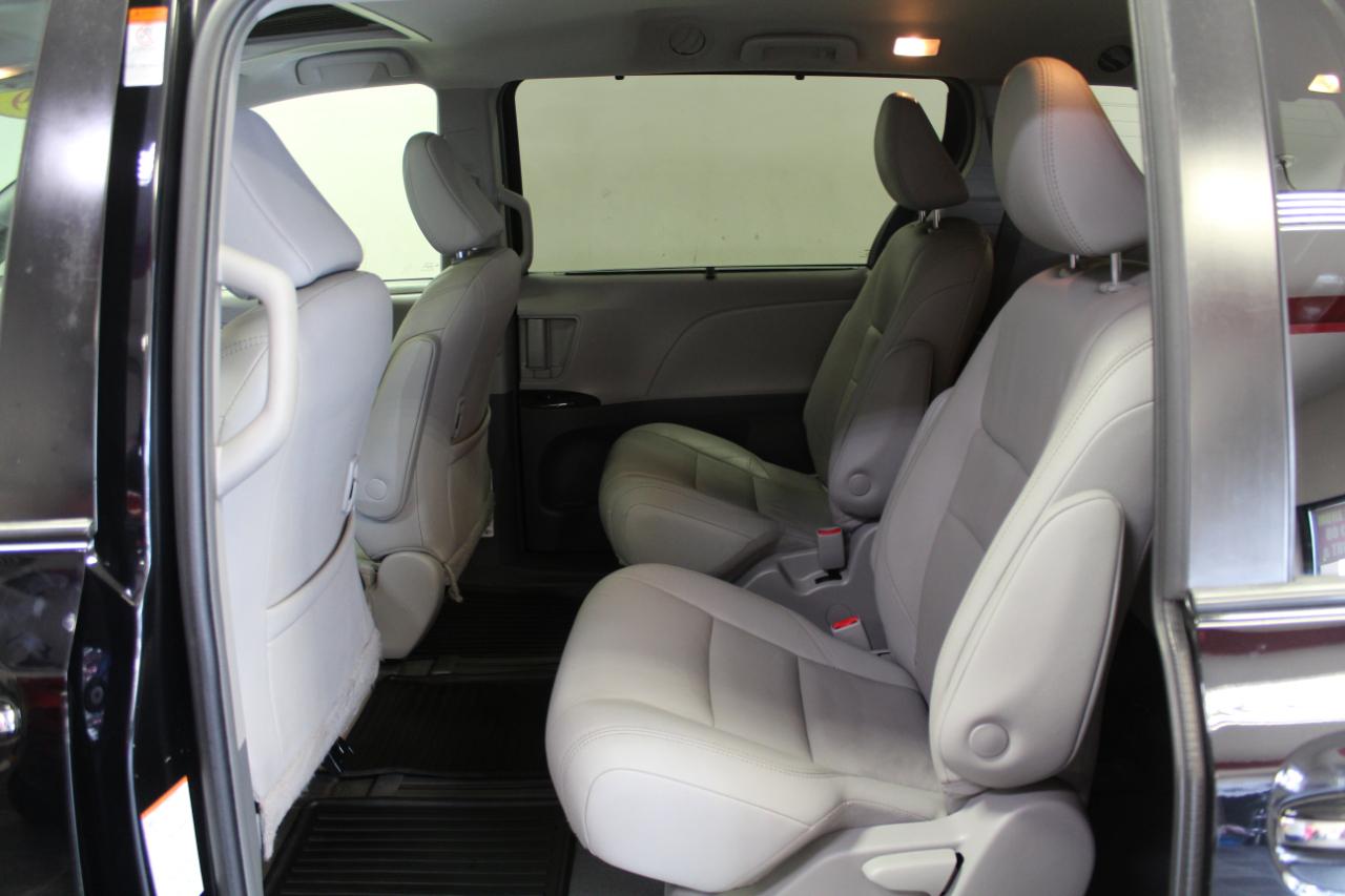 Toyota Sienna XLE AWD 7-Passenger (Natl) 2019