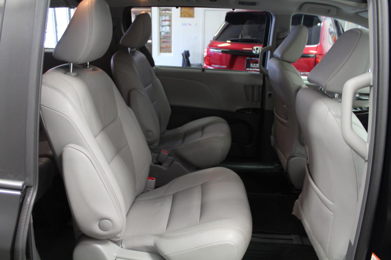 Toyota Sienna XLE AWD 7-Passenger (Natl) 2019