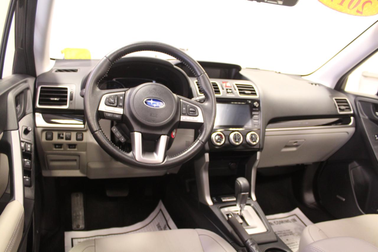 Subaru Forester 2.5i Limited CVT 2017