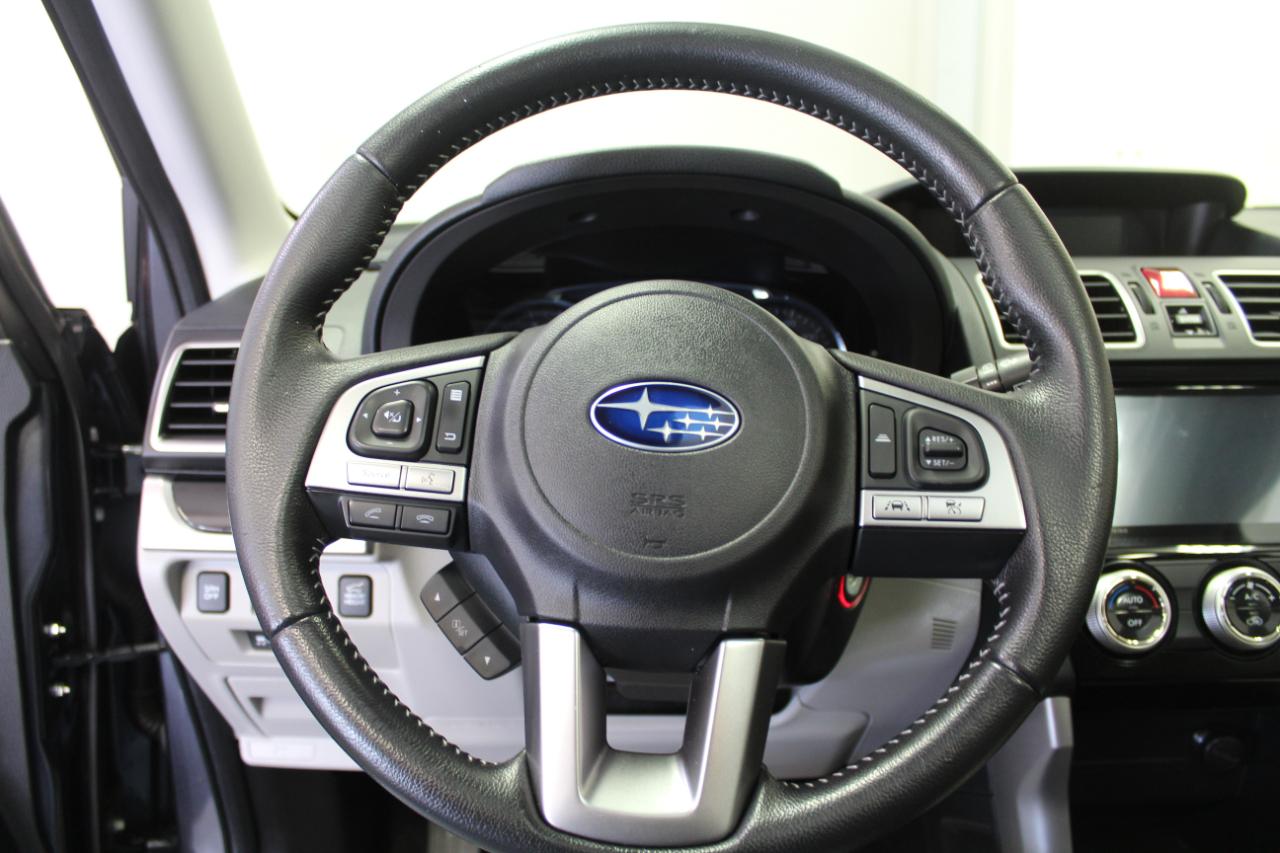 Subaru Forester 2.5i Limited CVT 2017
