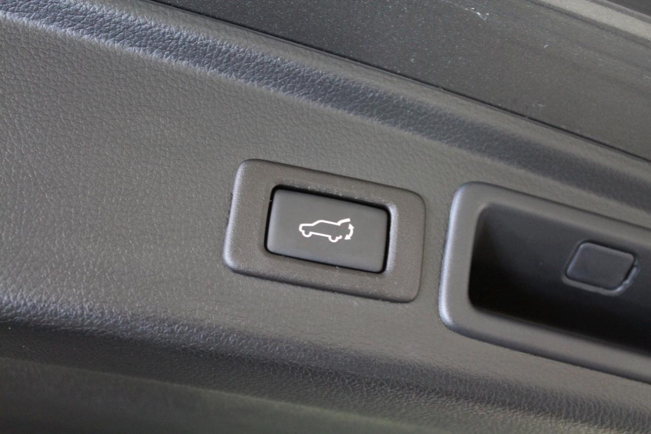 Subaru Forester 2.5i Limited CVT 2017