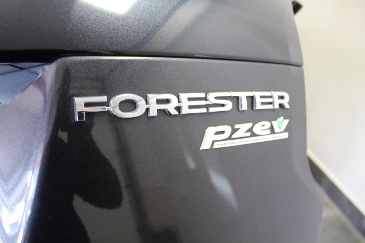 Subaru Forester 2.5i Limited CVT 2017