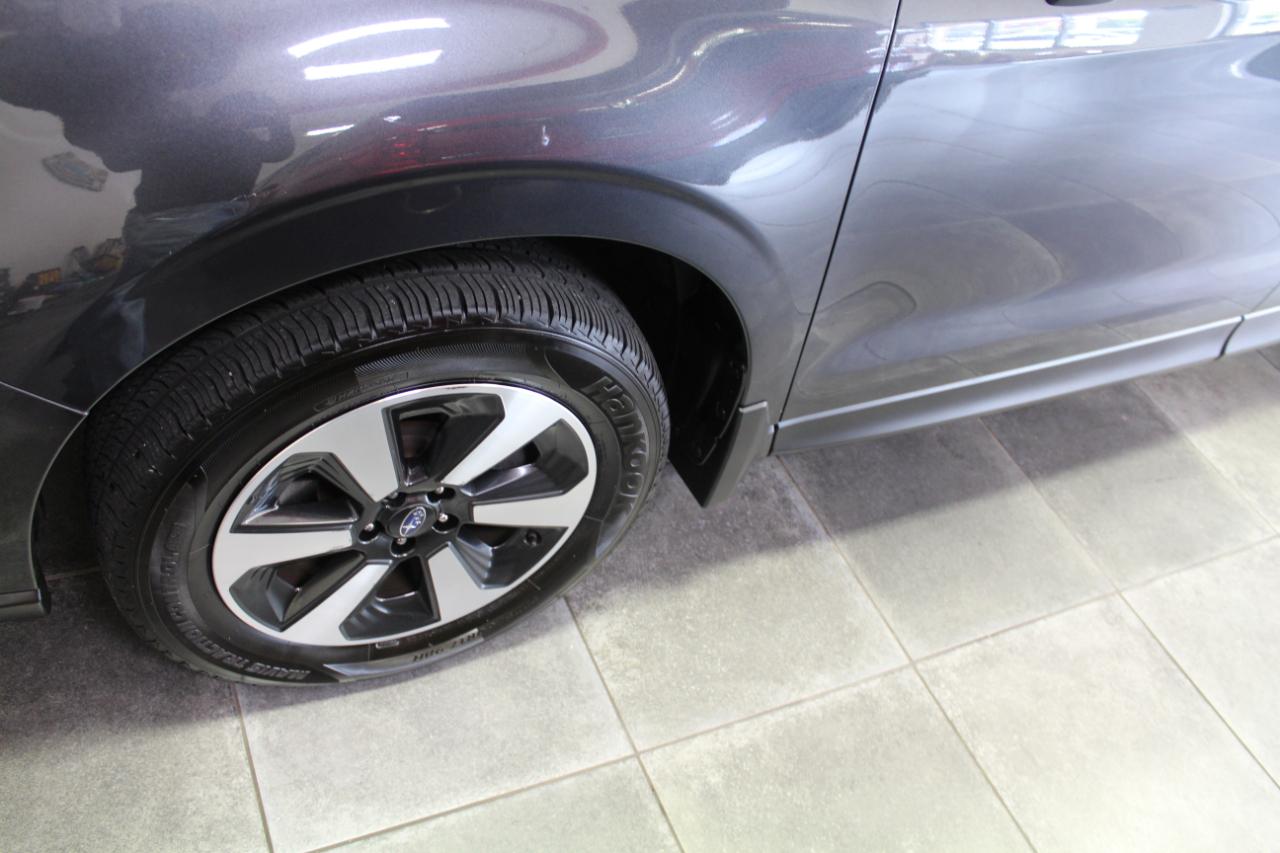 Subaru Forester 2.5i Limited CVT 2017