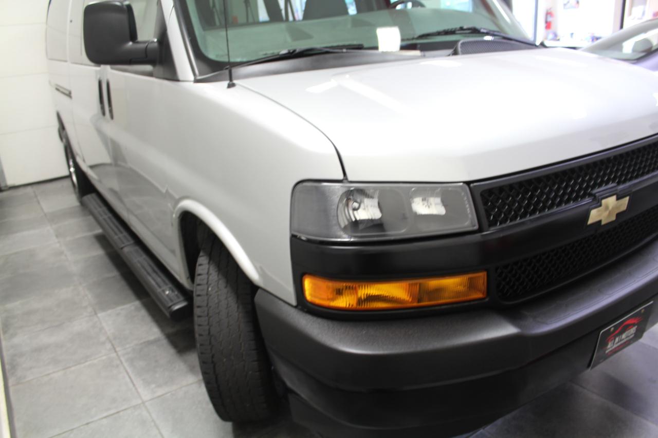 Chevrolet Express Passenger RWD 3500 155" LS 2020