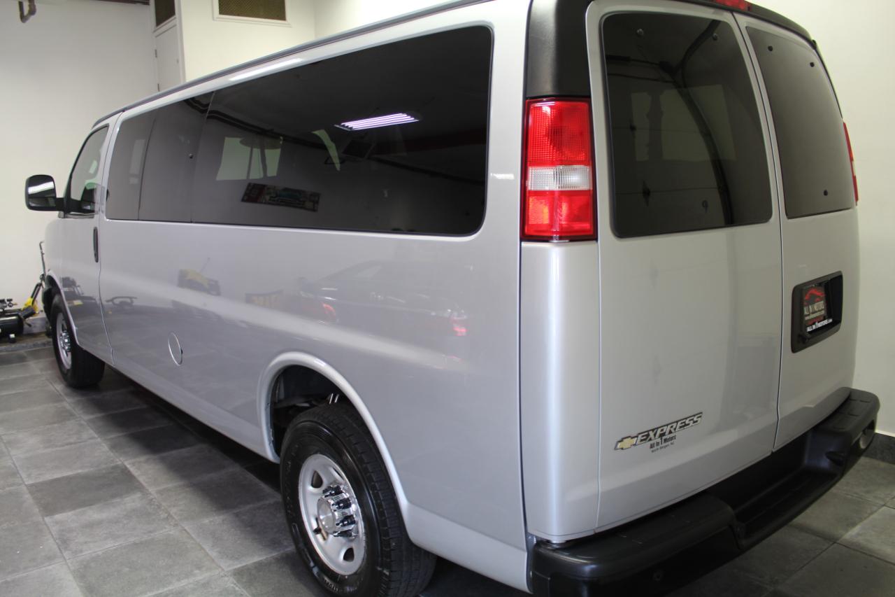 Chevrolet Express Passenger RWD 3500 155" LS 2020