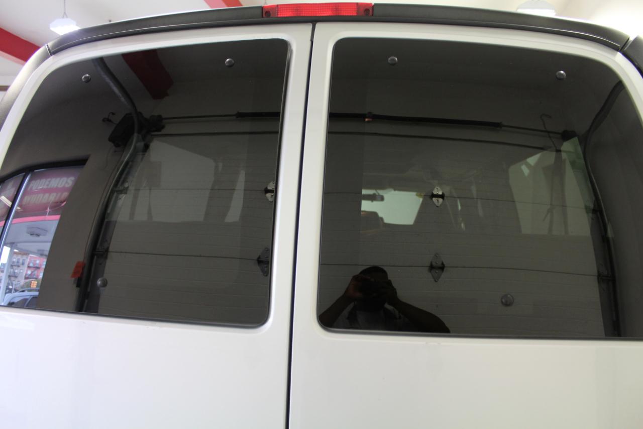 Chevrolet Express Passenger RWD 3500 155" LS 2020