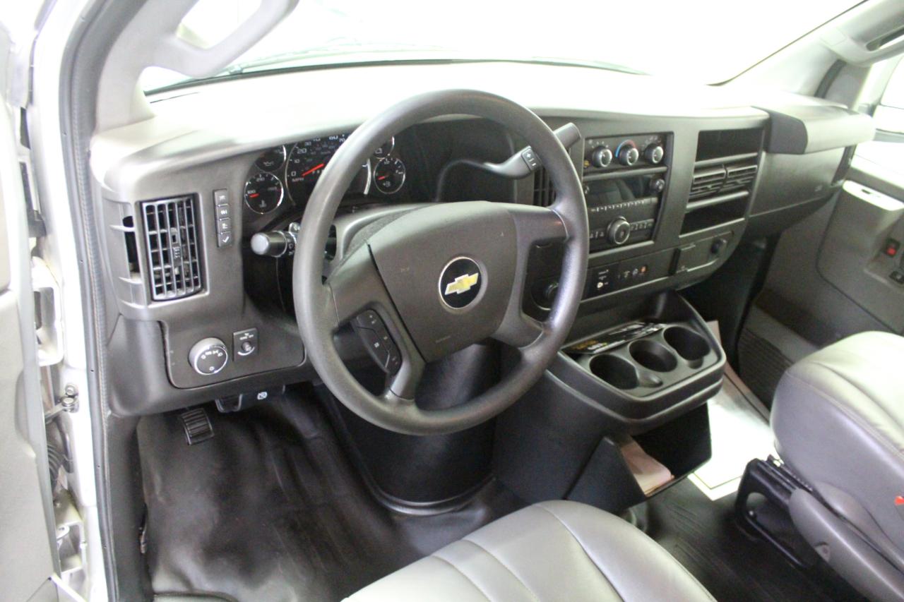 Chevrolet Express Passenger RWD 3500 155" LS 2020