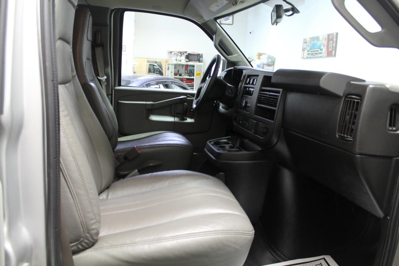 Chevrolet Express Passenger RWD 3500 155" LS 2020