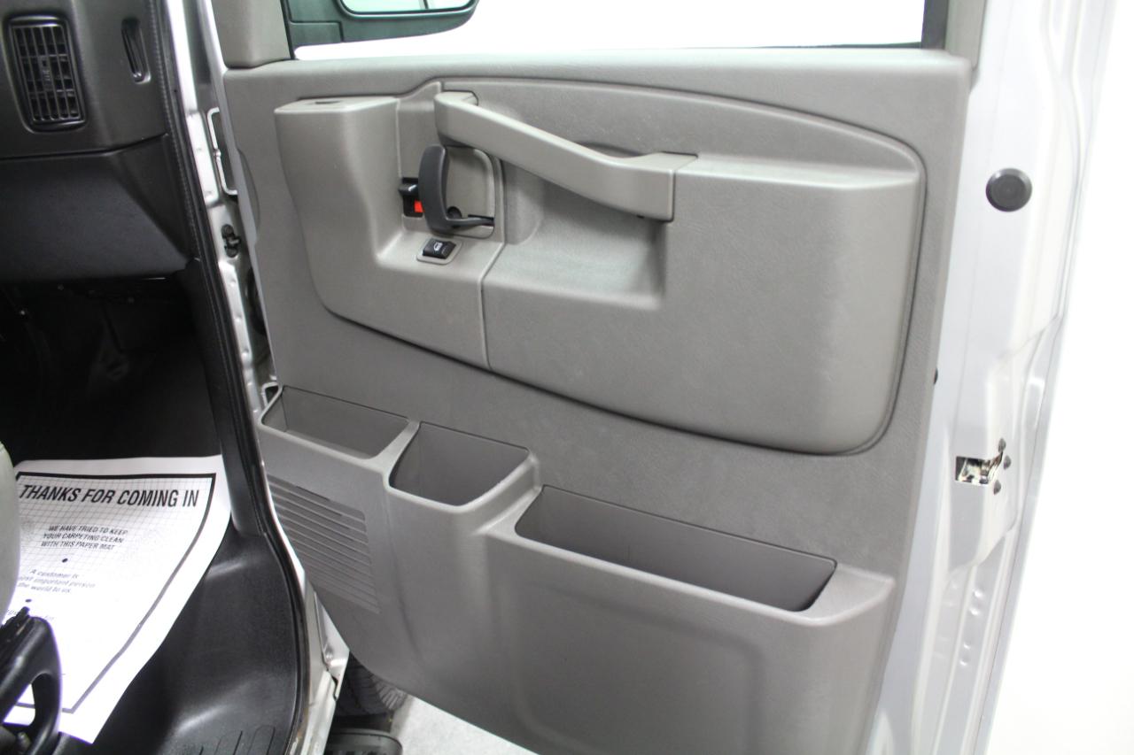 Chevrolet Express Passenger RWD 3500 155" LS 2020