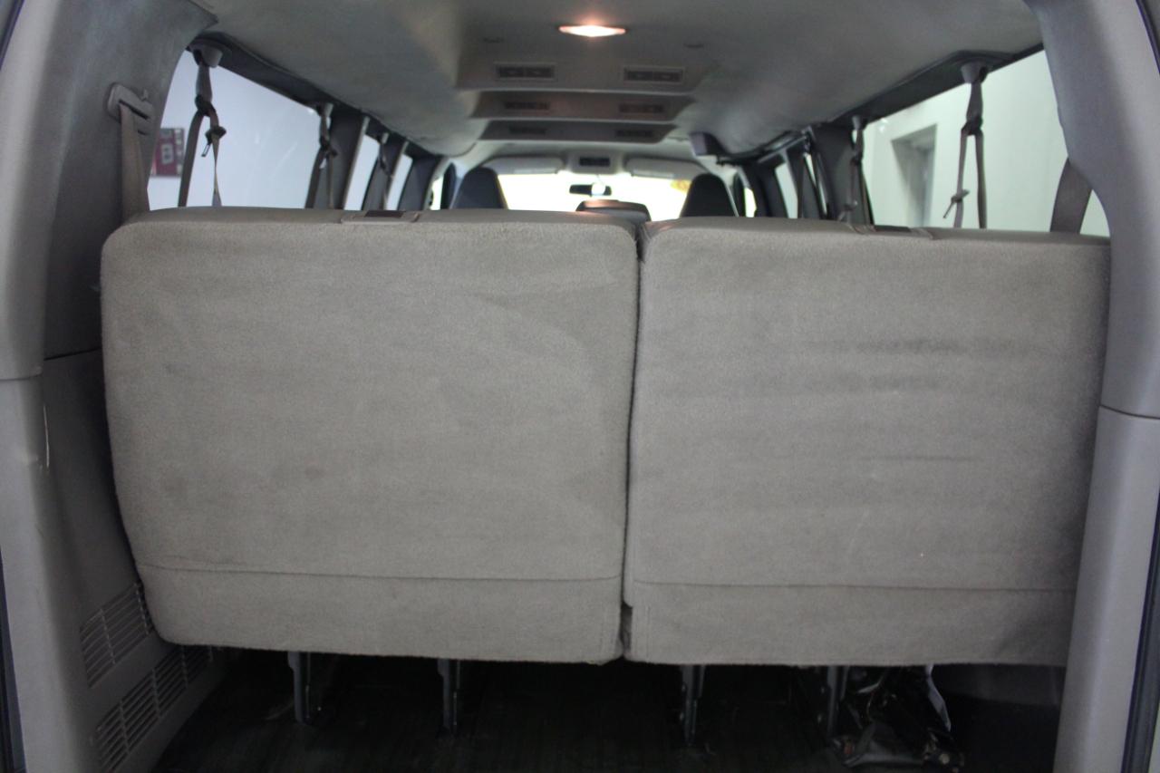 Chevrolet Express Passenger RWD 3500 155" LS 2020