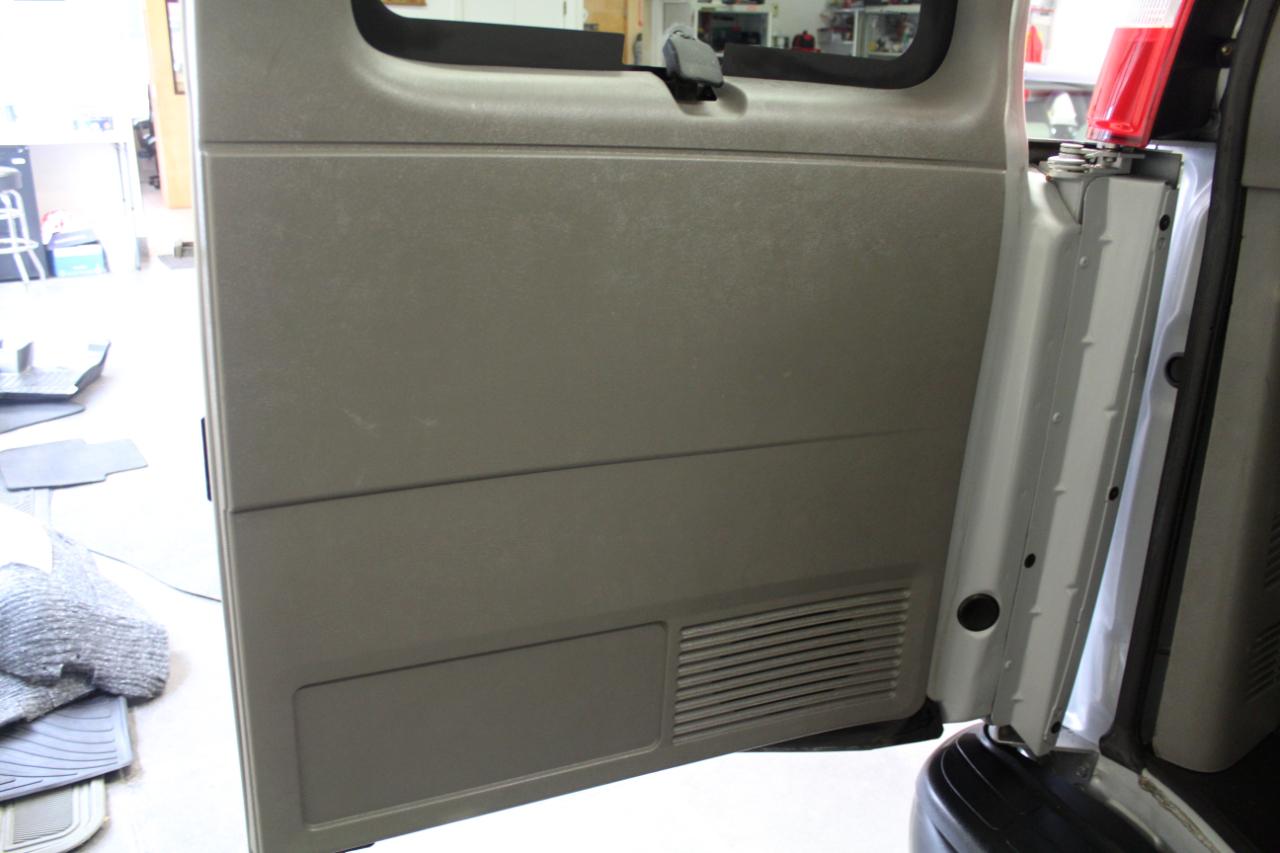 Chevrolet Express Passenger RWD 3500 155" LS 2020