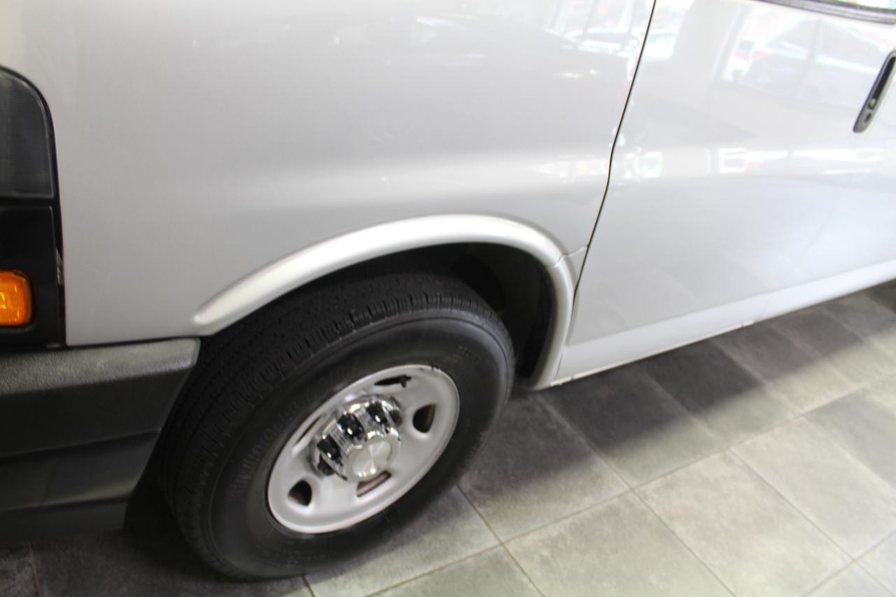 Chevrolet Express Passenger RWD 3500 155" LS 2020