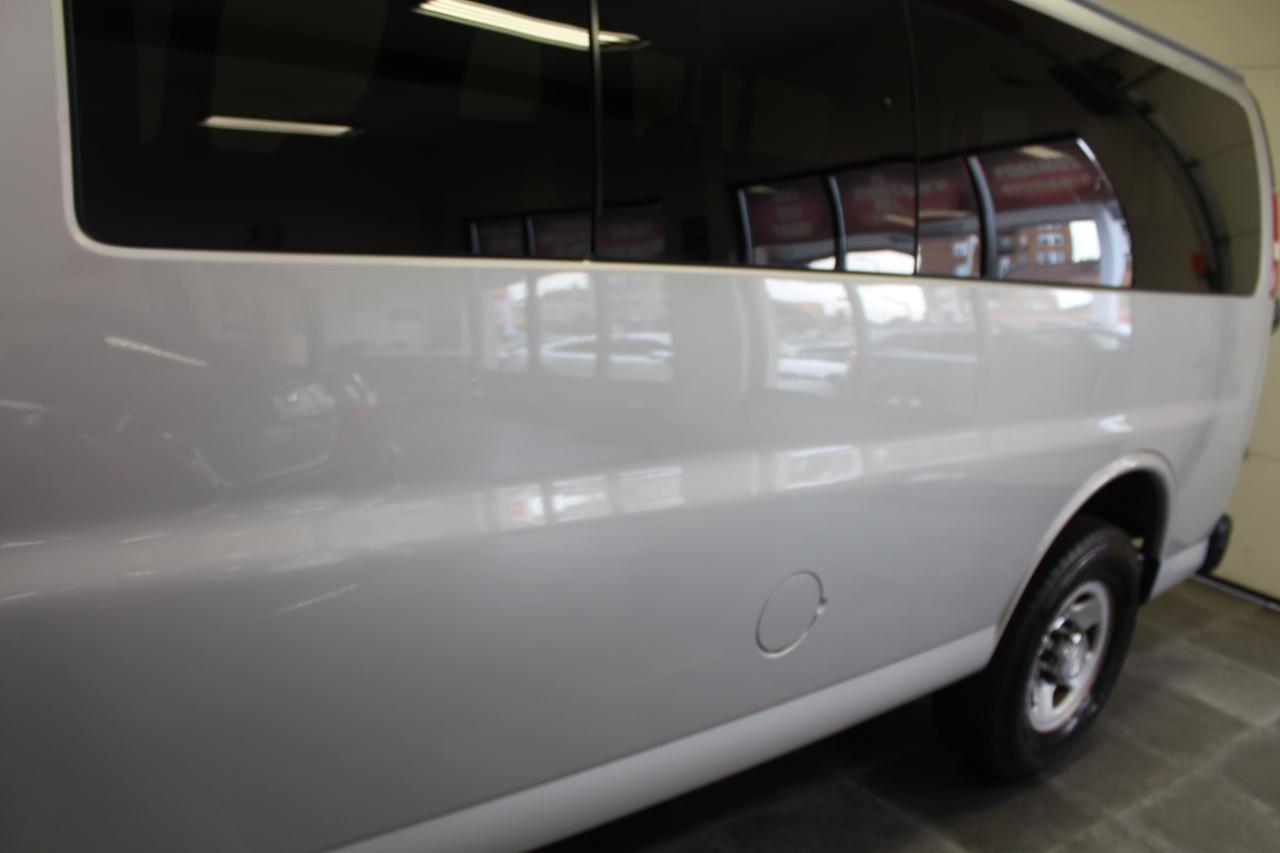 Chevrolet Express Passenger RWD 3500 155" LS 2020