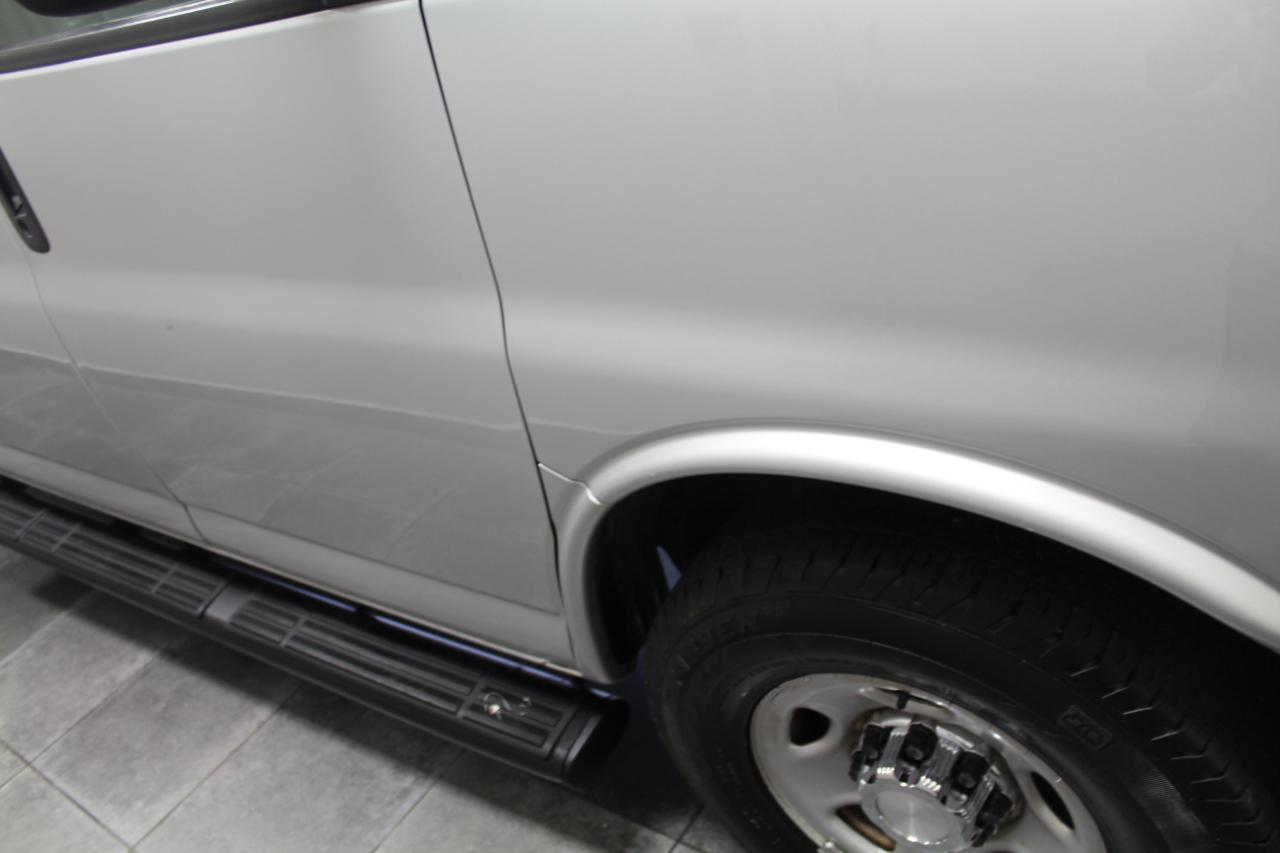 Chevrolet Express Passenger RWD 3500 155" LS 2020
