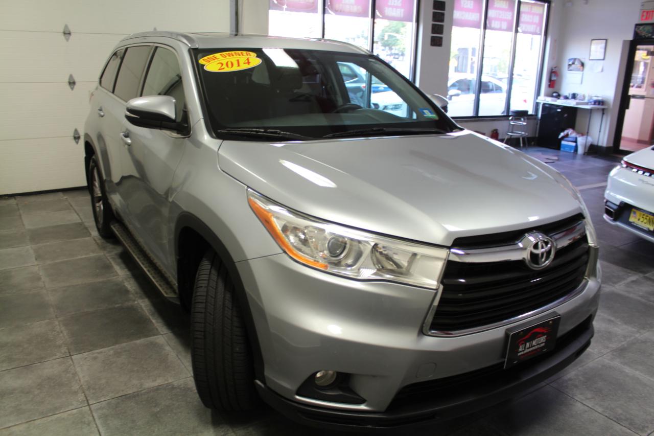 Toyota Highlander AWD 4dr V6 XLE (Natl) 2014