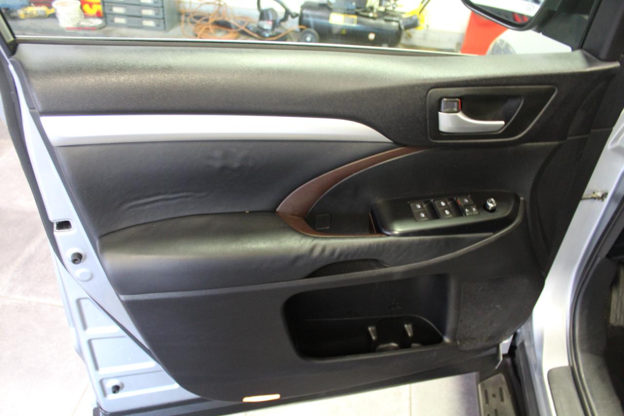Toyota Highlander AWD 4dr V6 XLE (Natl) 2014