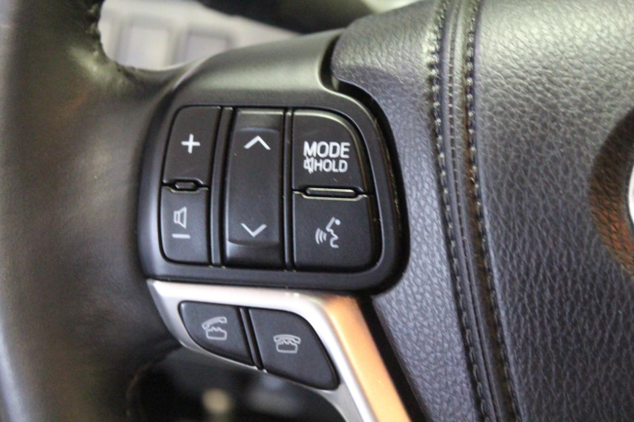 Toyota Highlander AWD 4dr V6 XLE (Natl) 2014
