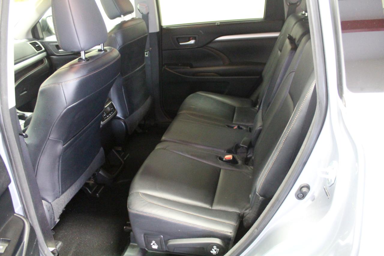 Toyota Highlander AWD 4dr V6 XLE (Natl) 2014