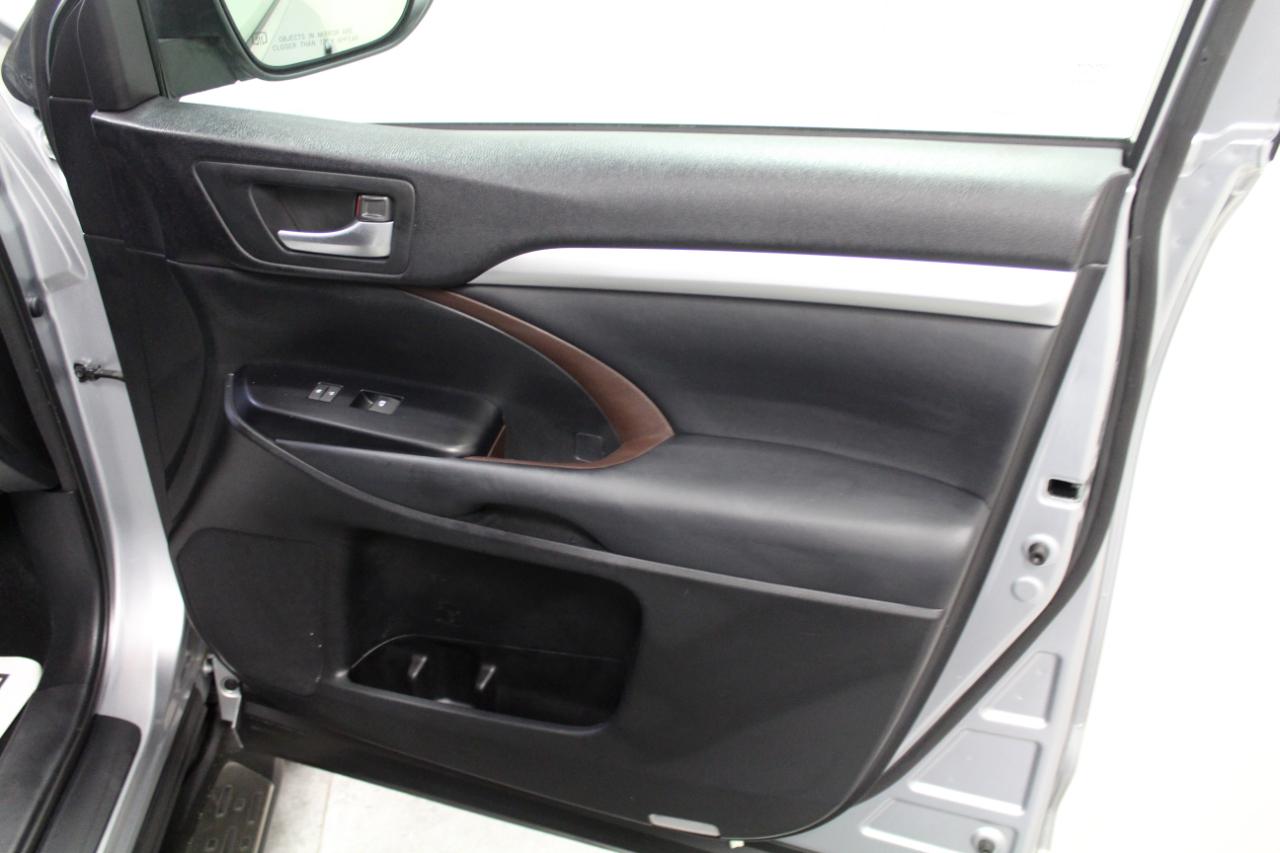 Toyota Highlander AWD 4dr V6 XLE (Natl) 2014