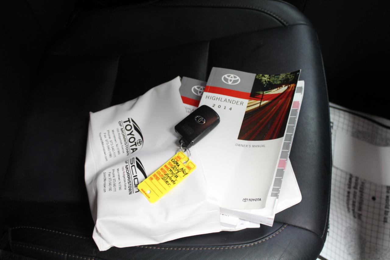 Toyota Highlander AWD 4dr V6 XLE (Natl) 2014