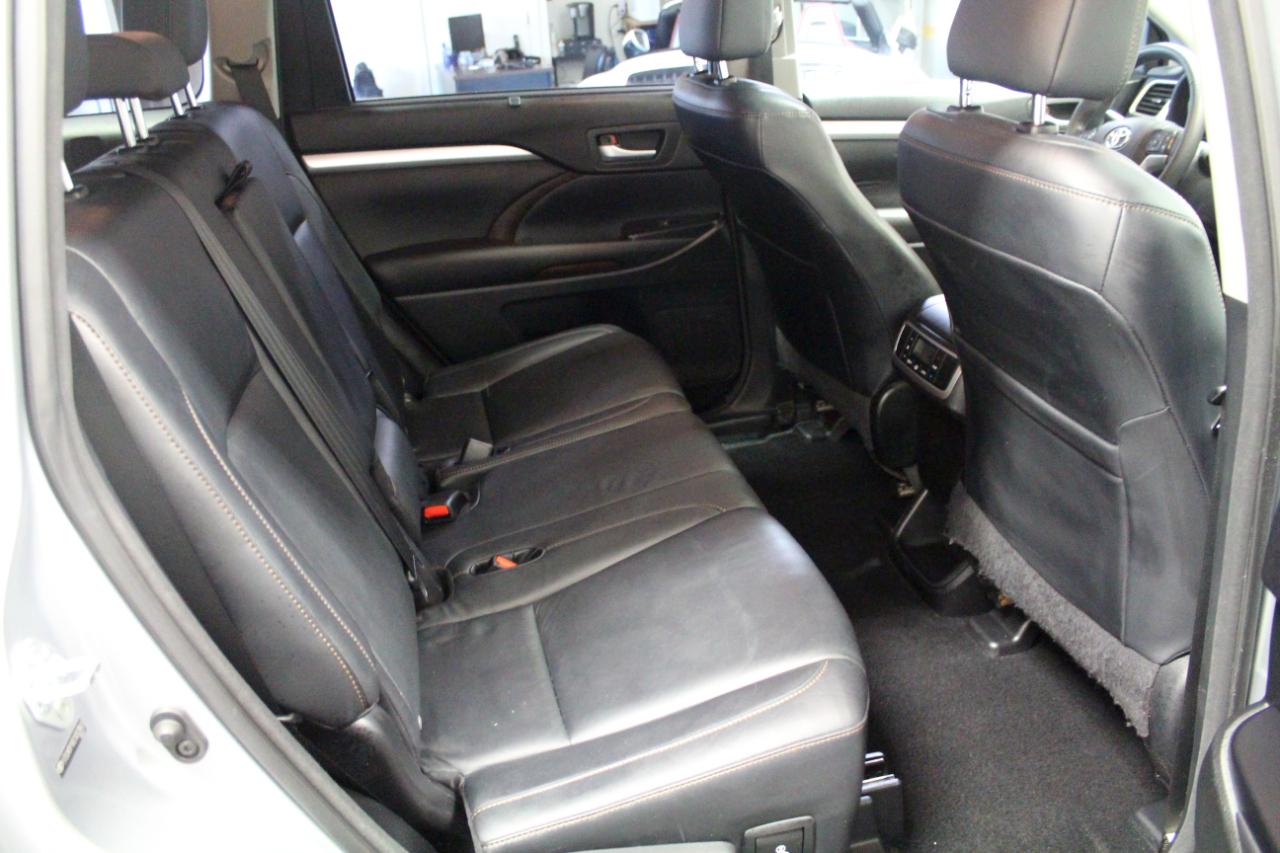 Toyota Highlander AWD 4dr V6 XLE (Natl) 2014