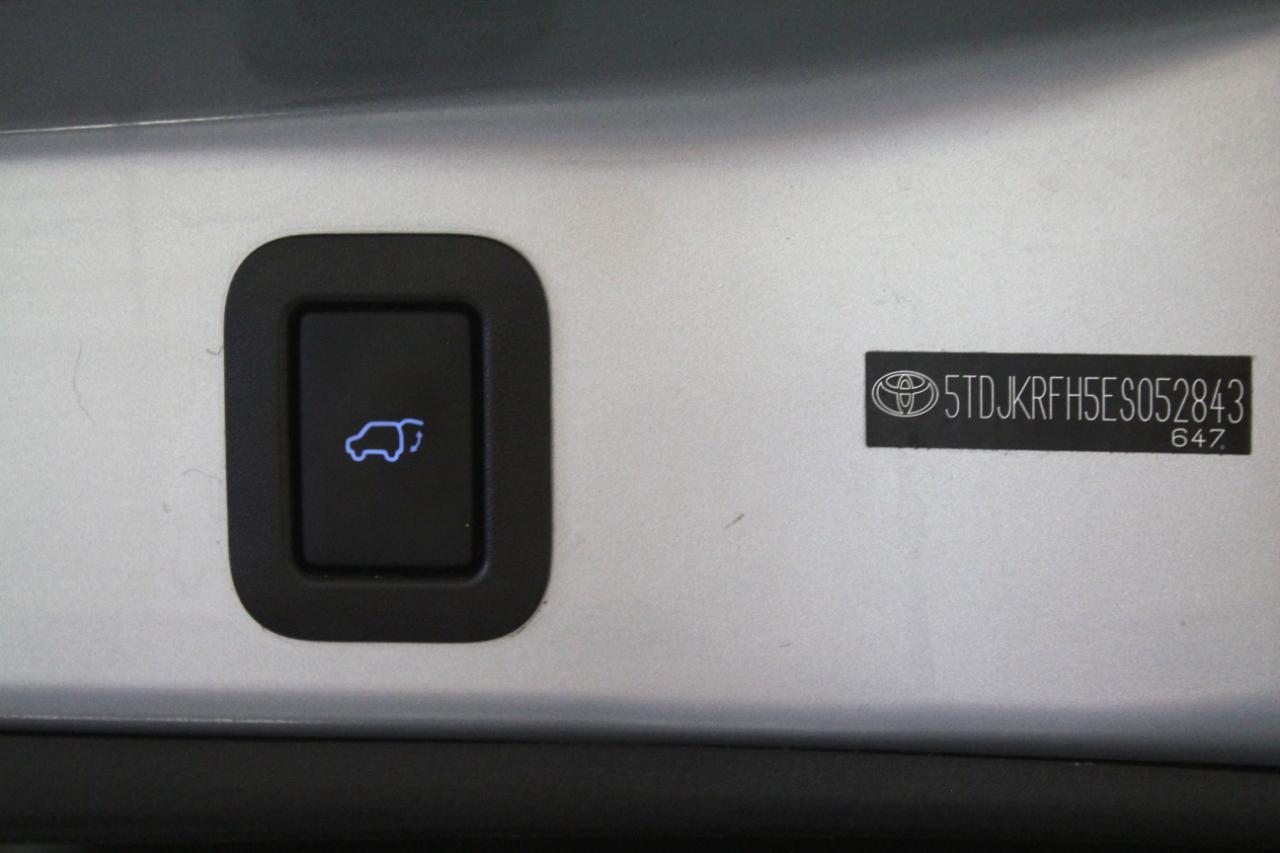 Toyota Highlander AWD 4dr V6 XLE (Natl) 2014