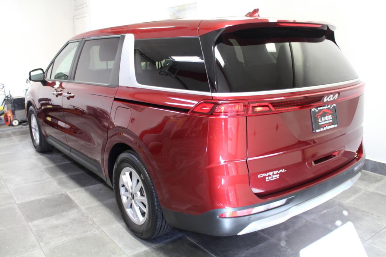 Kia Carnival LX FWD w/Seat Pkg 2024