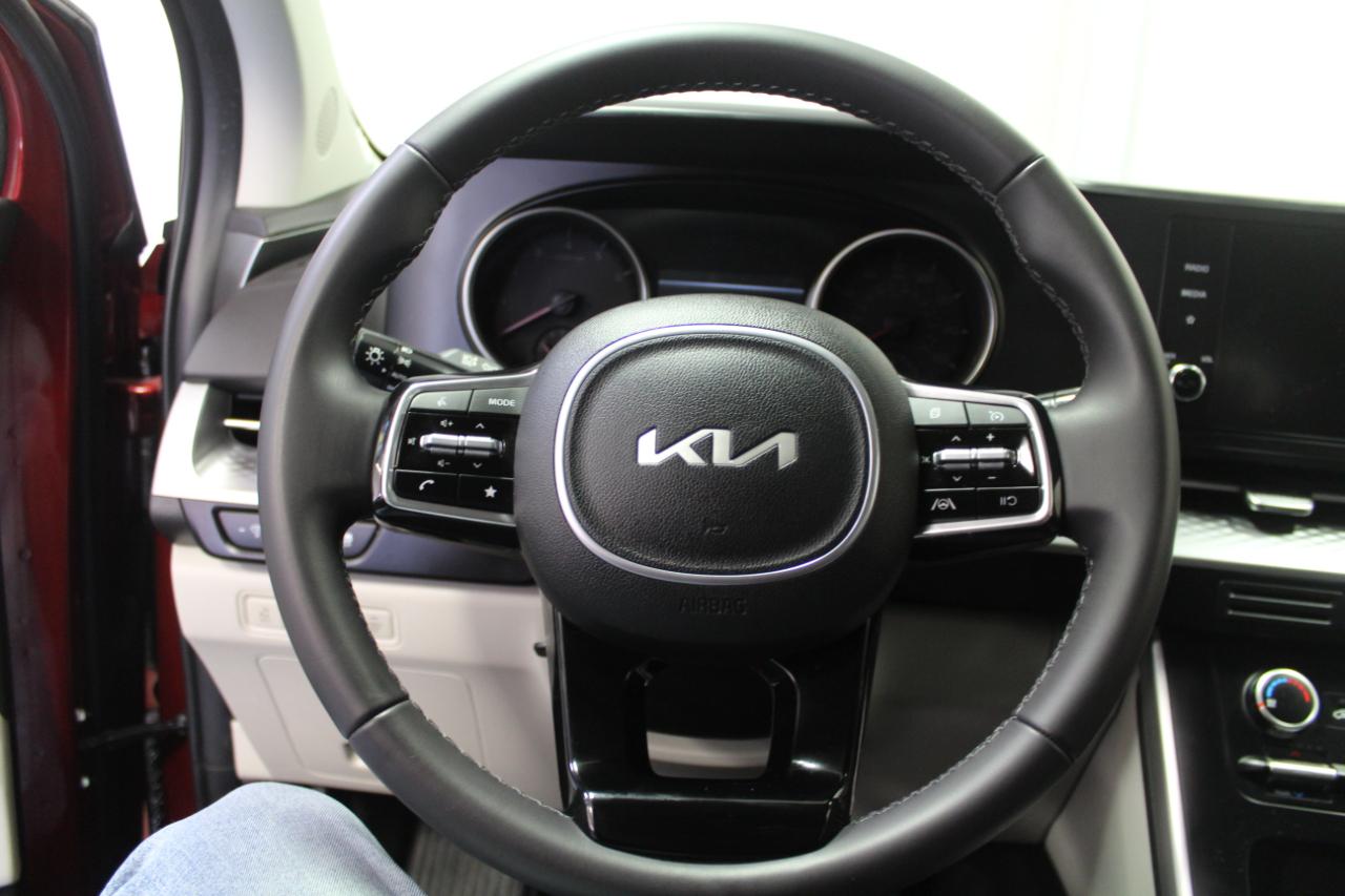 Kia Carnival LX FWD w/Seat Pkg 2024