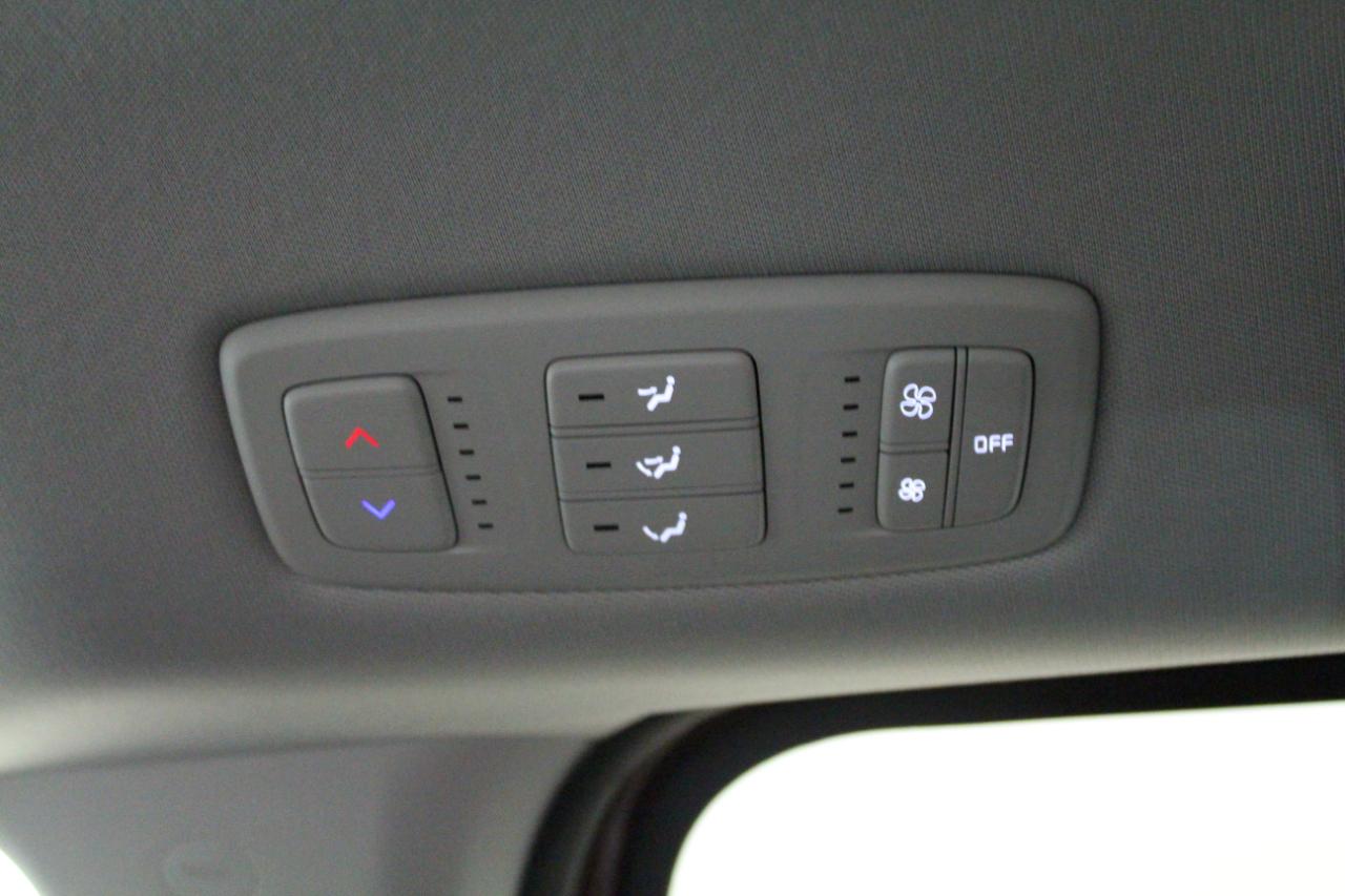 Kia Carnival LX FWD w/Seat Pkg 2024