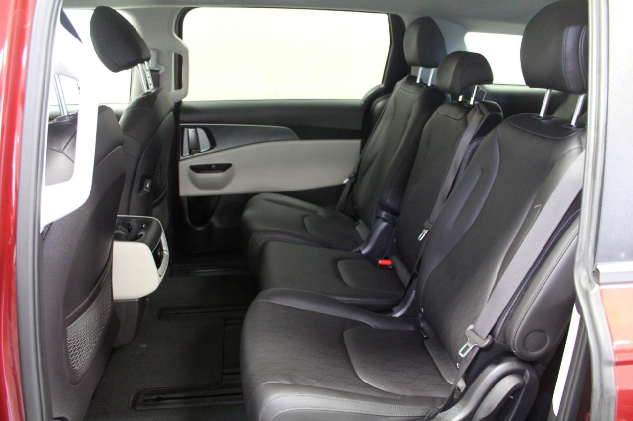 Kia Carnival LX FWD w/Seat Pkg 2024