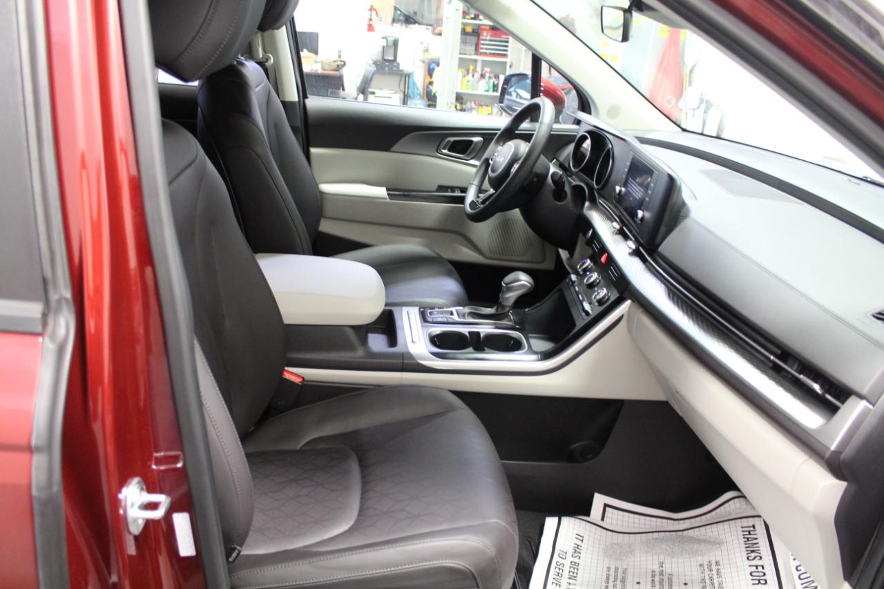 Kia Carnival LX FWD w/Seat Pkg 2024