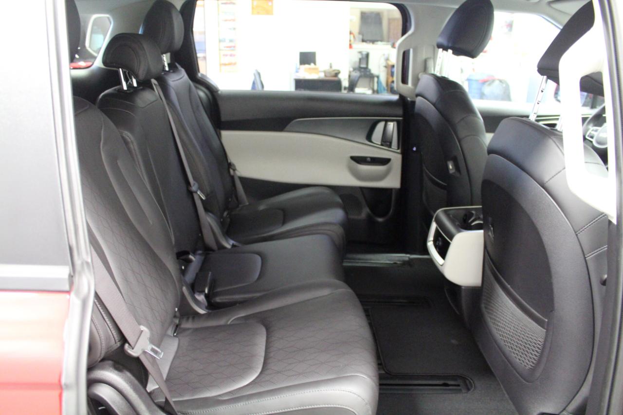 Kia Carnival LX FWD w/Seat Pkg 2024