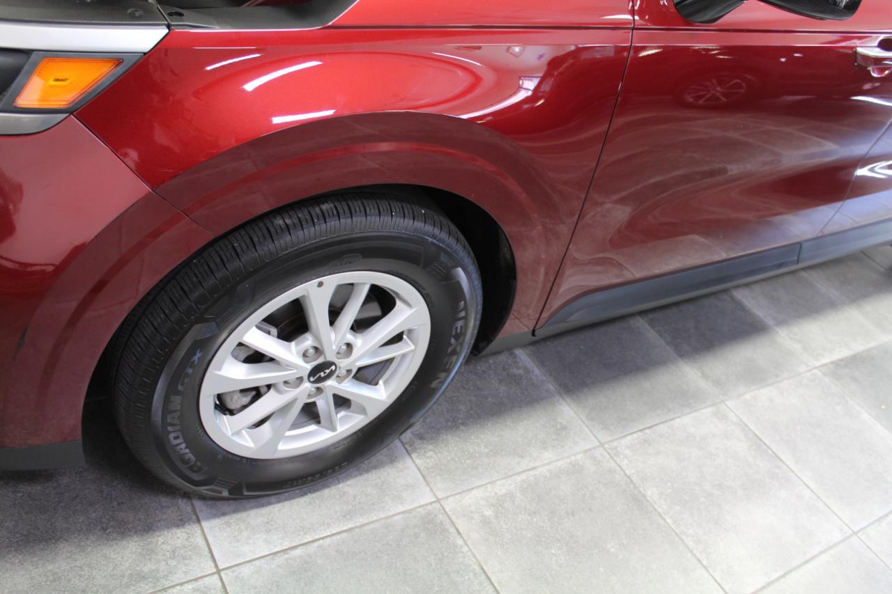 Kia Carnival LX FWD w/Seat Pkg 2024