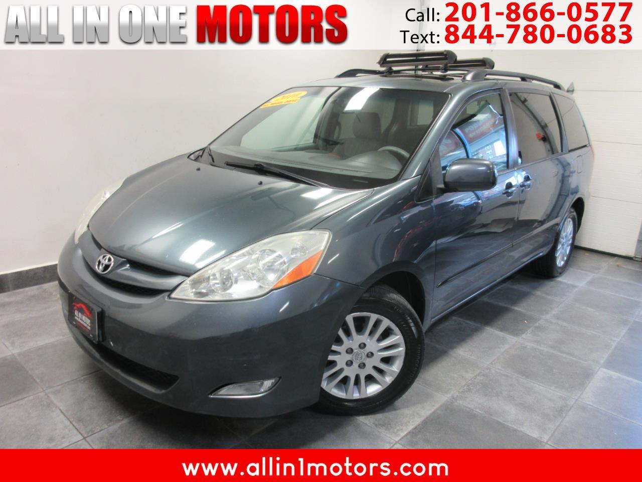 Toyota Sienna 5dr 7-Pass Van XLE AWD (Natl) 2010