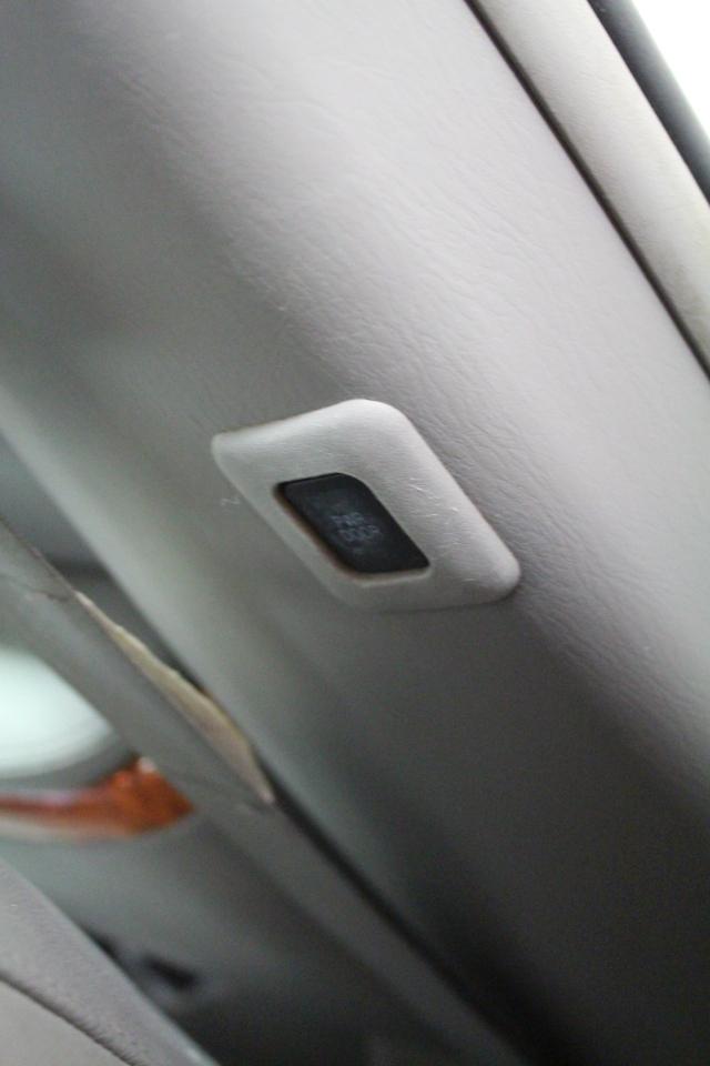 Toyota Sienna 5dr 7-Pass Van XLE AWD (Natl) 2010