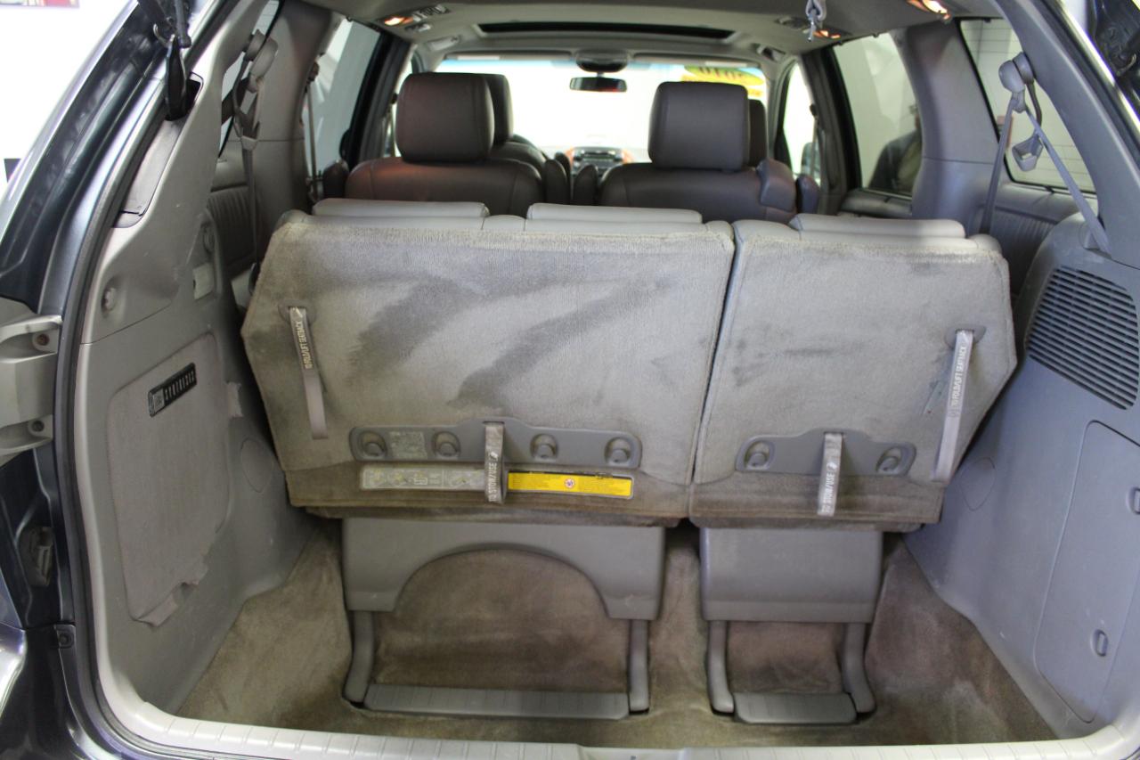 Toyota Sienna 5dr 7-Pass Van XLE AWD (Natl) 2010
