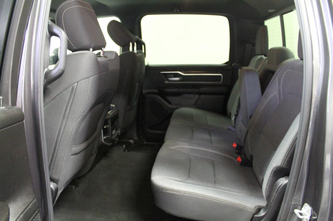 RAM 1500 Big Horn 4x4 Crew Cab 5'7" Box 2022