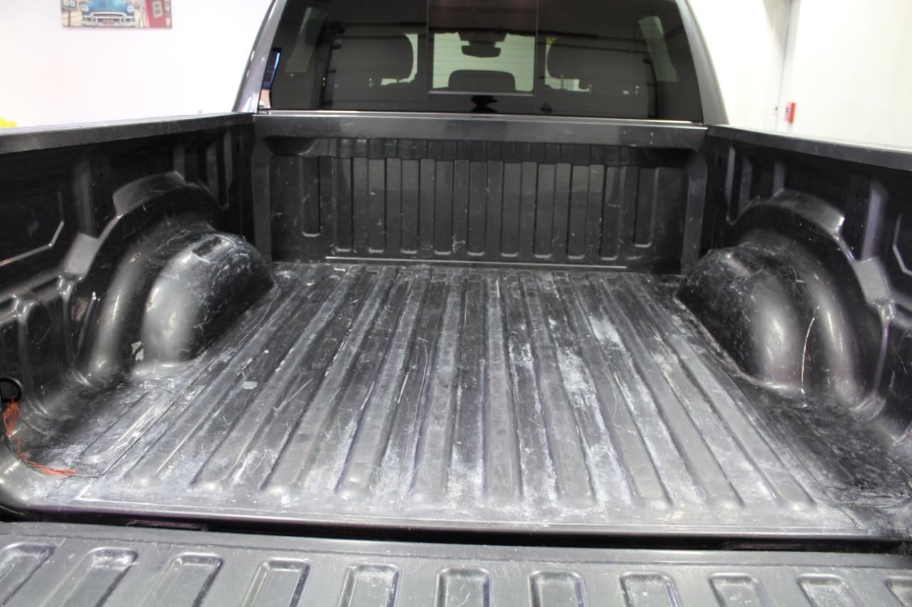 RAM 1500 Big Horn 4x4 Crew Cab 5'7" Box 2022
