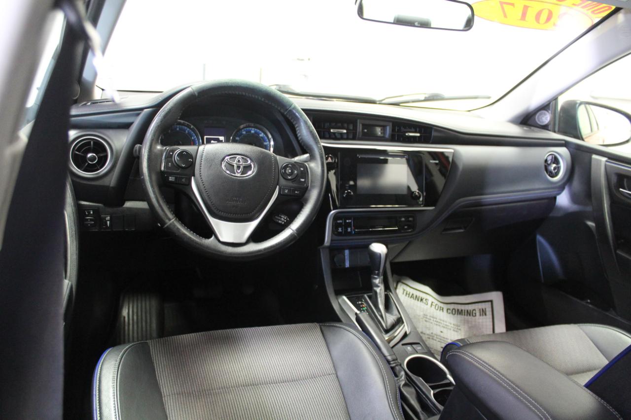 Toyota Corolla SE CVT (Natl) 2017