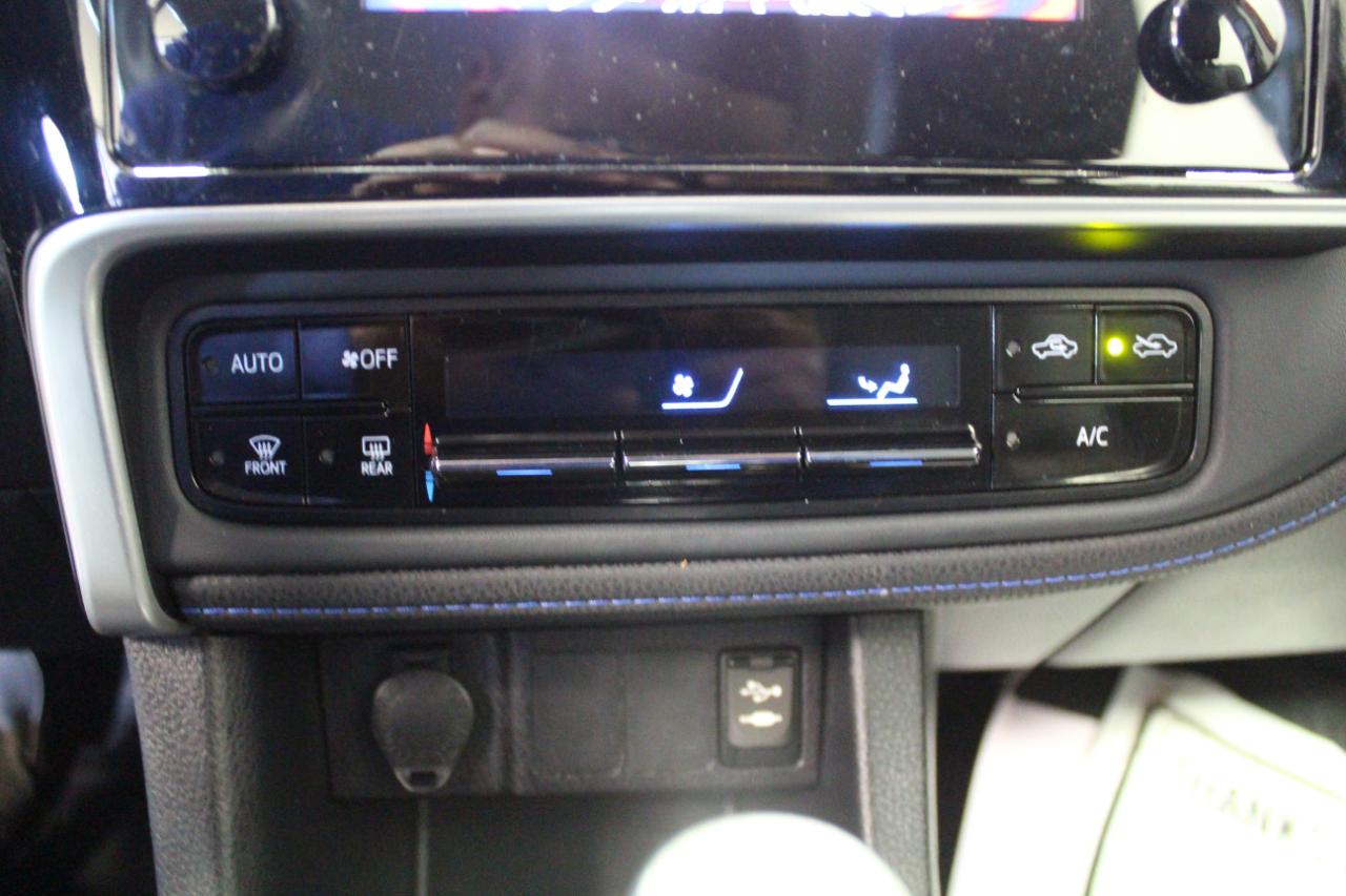 Toyota Corolla SE CVT (Natl) 2017
