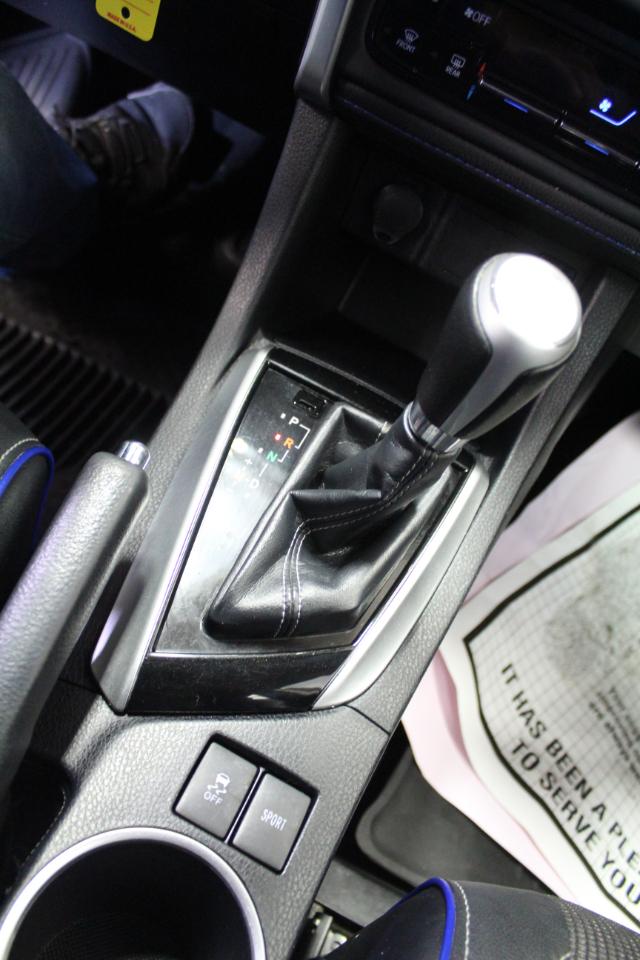 Toyota Corolla SE CVT (Natl) 2017