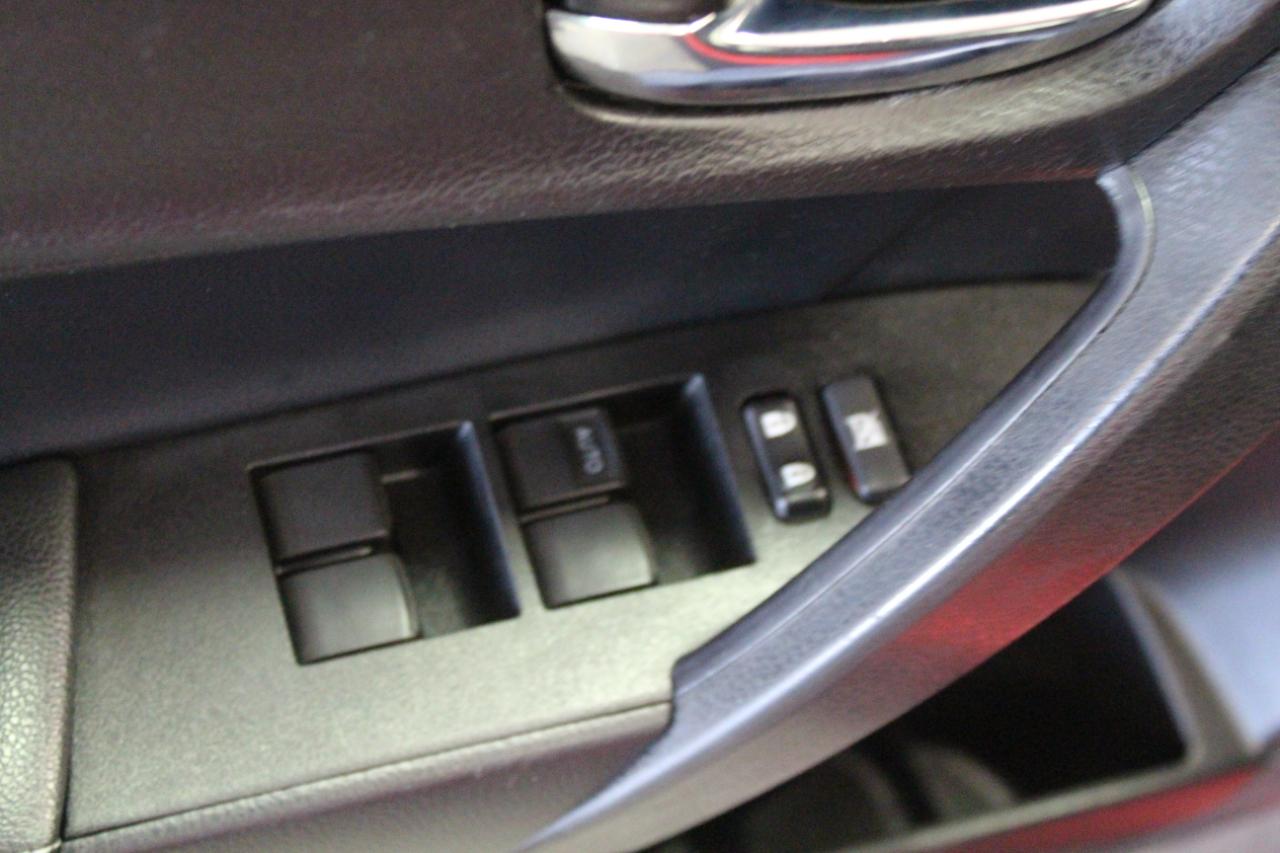 Toyota Corolla SE CVT (Natl) 2017